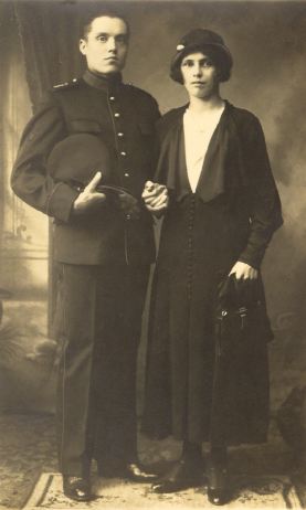 Bestand:Johan Vosmeer en Nella van Dam in 1933.JPG