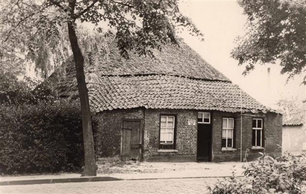 De woning van de weduwe Brouwer aan de Lagekerk