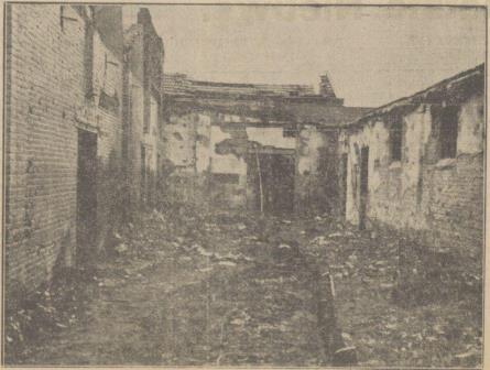 Bestand:1938-10-14; De ruïne na den brand LR.jpg