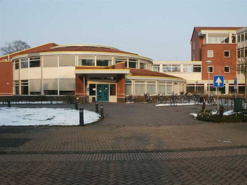 Bestand:De Nieuwenhof hoofdingang.jpg