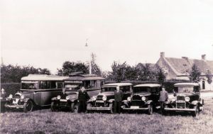 Wagenpark sjef van goch rond 1930.jpg