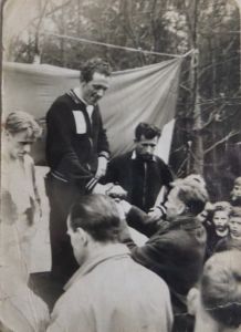 Piet (midden), winnaar van de Warandeloop in Tilburg, in 1962