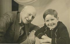 Piet Vink met kleinzoon Erik