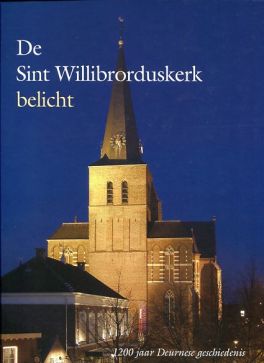 De Sint Willibrorduskerk belicht.jpg