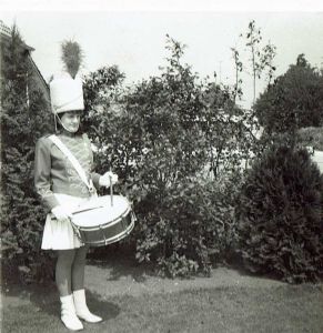 Maria in 1966 als lid van de drumband in Neerkant.